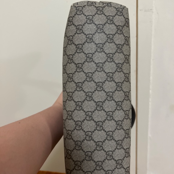 Gucci GG Supreme Small Canvas Tote Bag - Picture 3 of 14